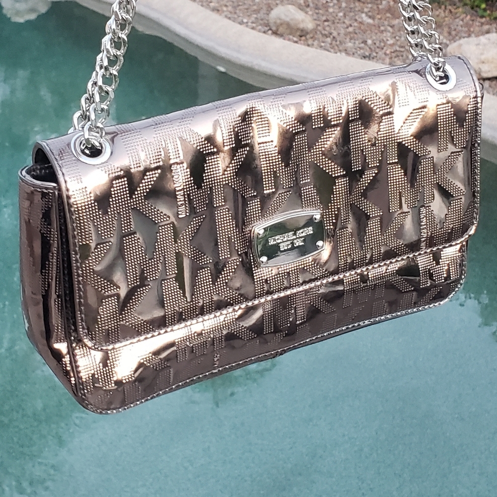 Michael Kors EUC metallic gunmetal crossbody shoulder bag purse